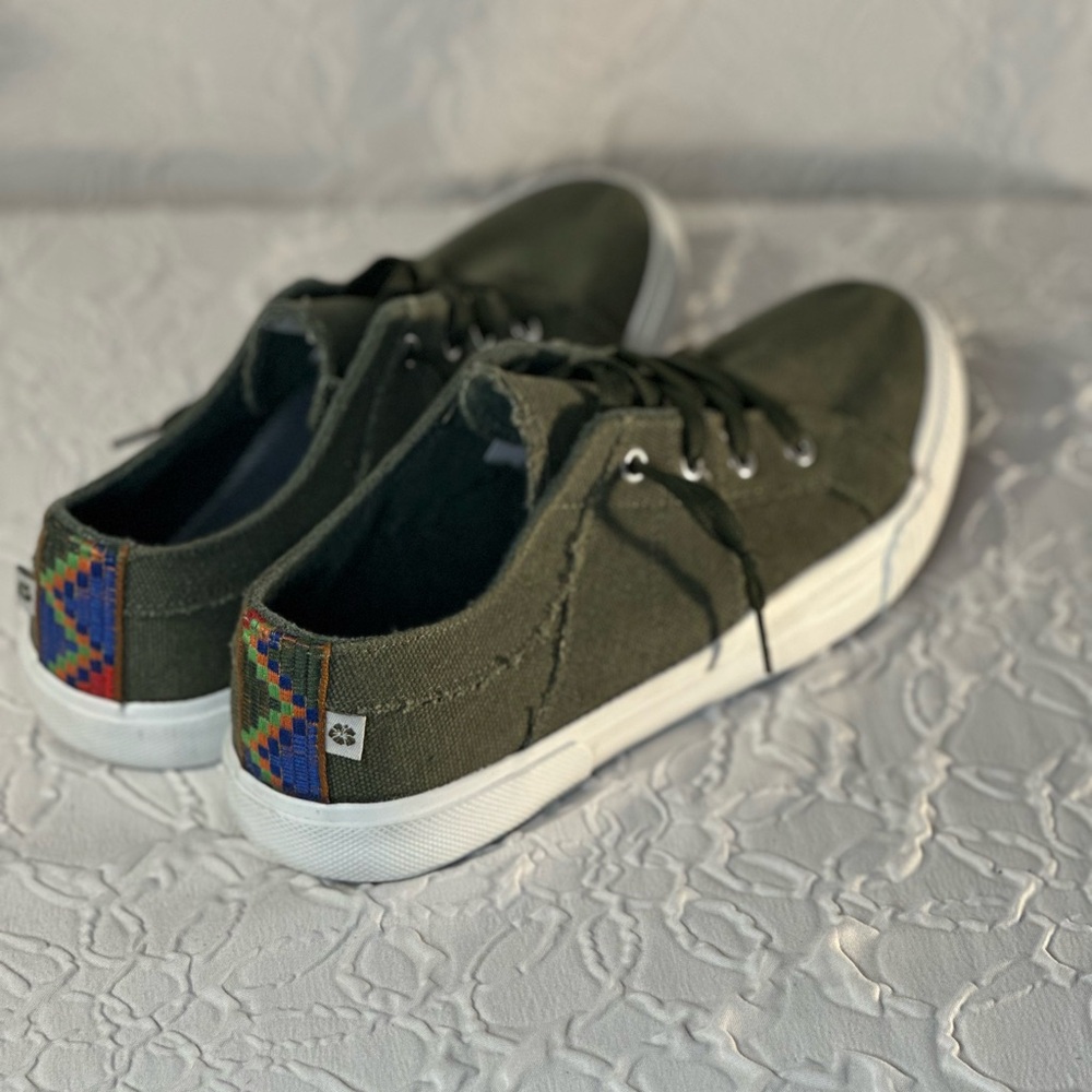 TOMMY BAHAMA - Women’s Green Canvas Shoes Size 9.5 - Picture 2 of 11